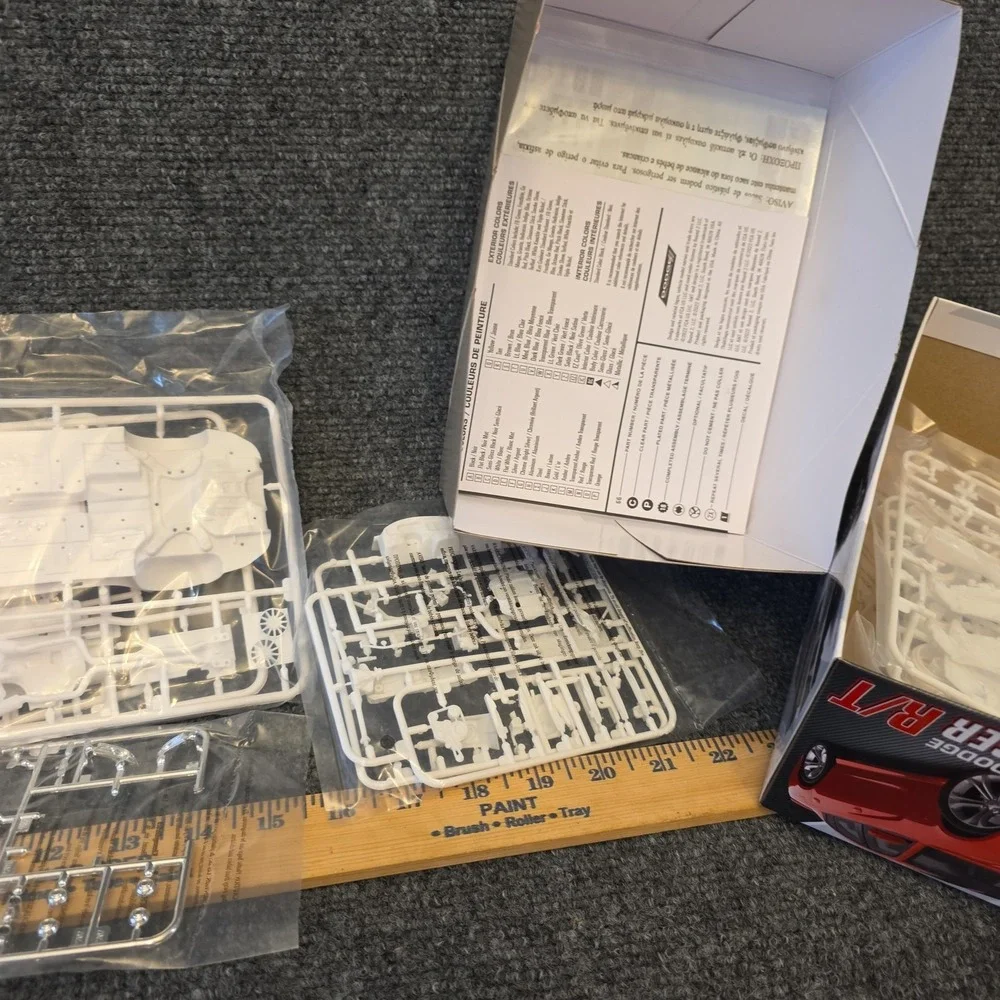 AMT 2021 Dodge Charger R/T 1/25 Plastic Model Car Kit New Red 144 Parts Skill 2
